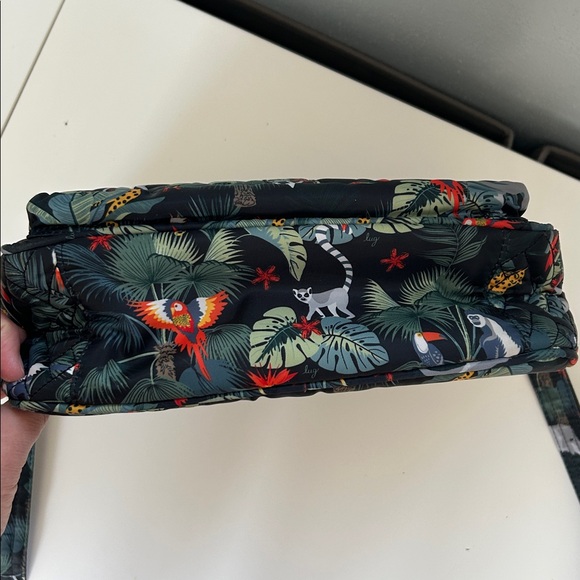 Lug Carousel XL Crossbody Wildlife Jungle Pattern Bag RFID - Picture 14 of 14